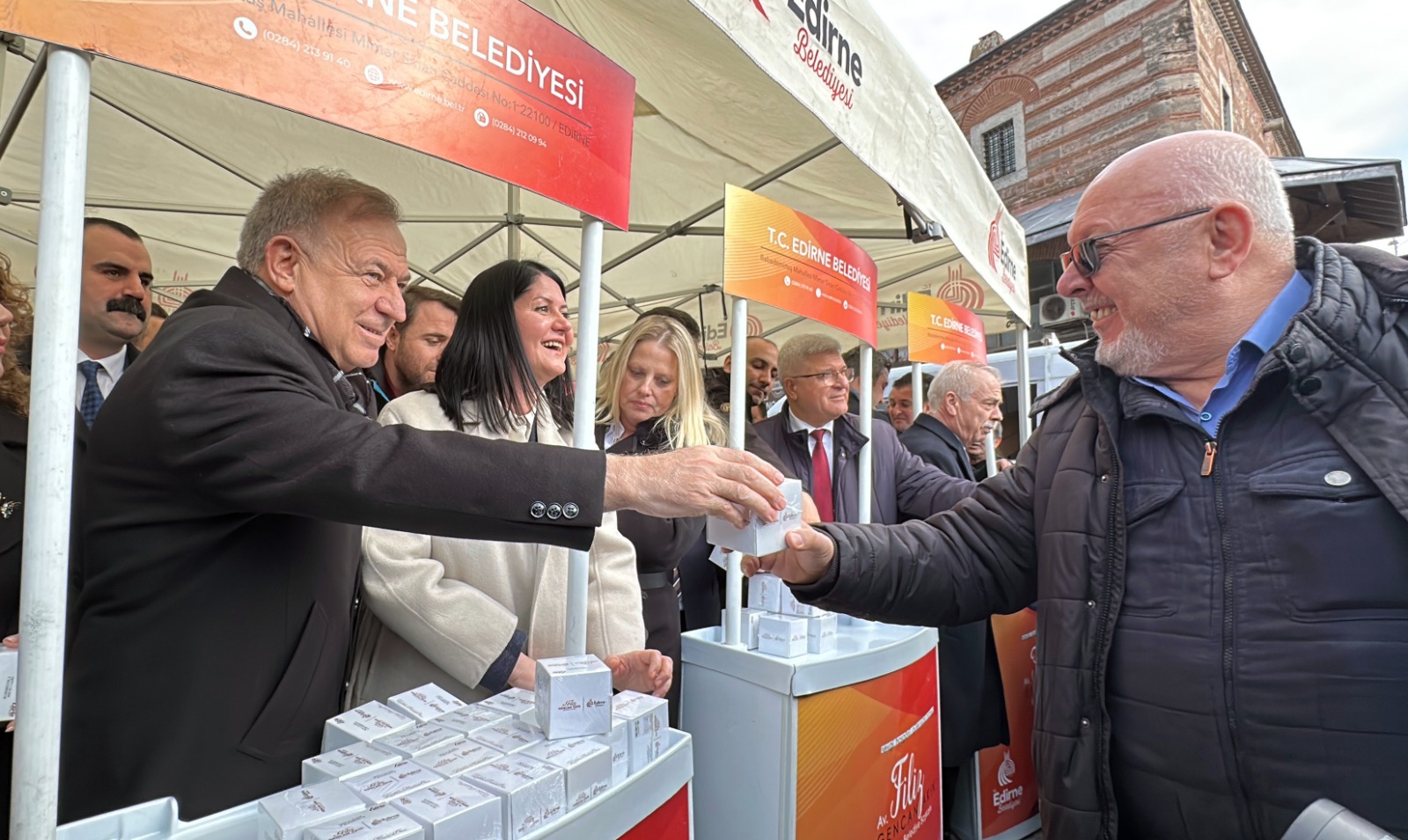 Belediyeden kandil simidi ikramı