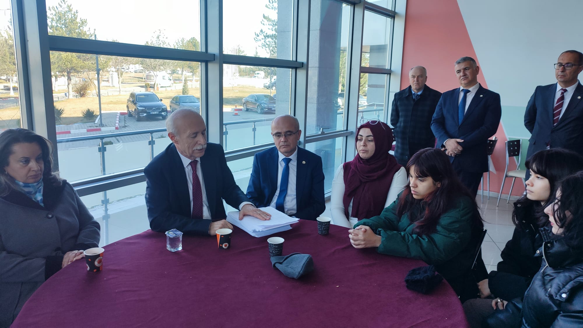 Rektör Hatipler’den öğrencilere yüz yüze jet yanıt!