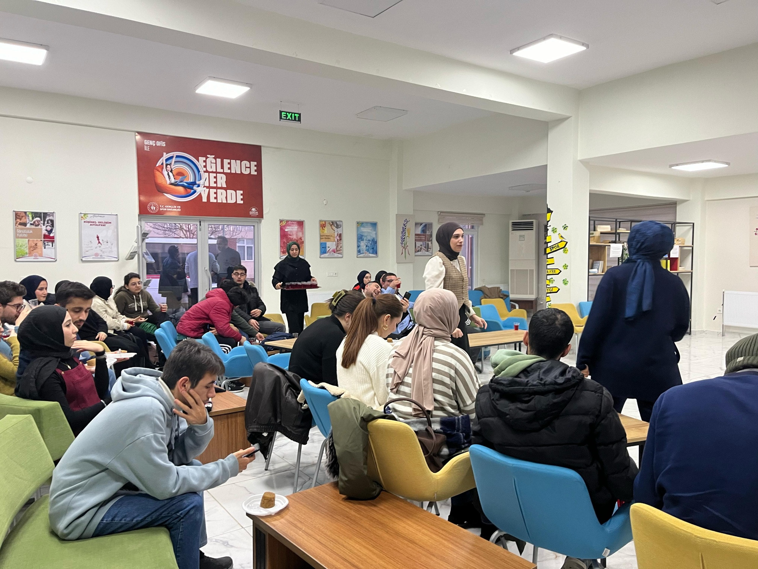 Gençler ‘helva sohbetlerinde’ buluştu