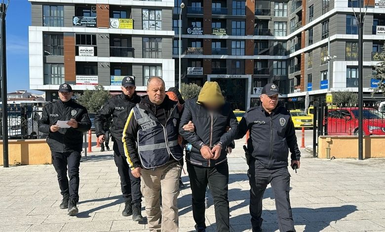 Kuyumcunun dikkati, dolandırıcıları ele verdi