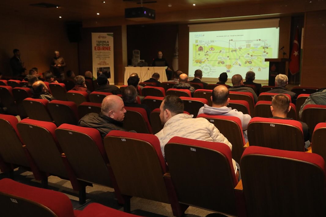 Belediyeden çiftçilere ‘dijital tarım’ eğitimi