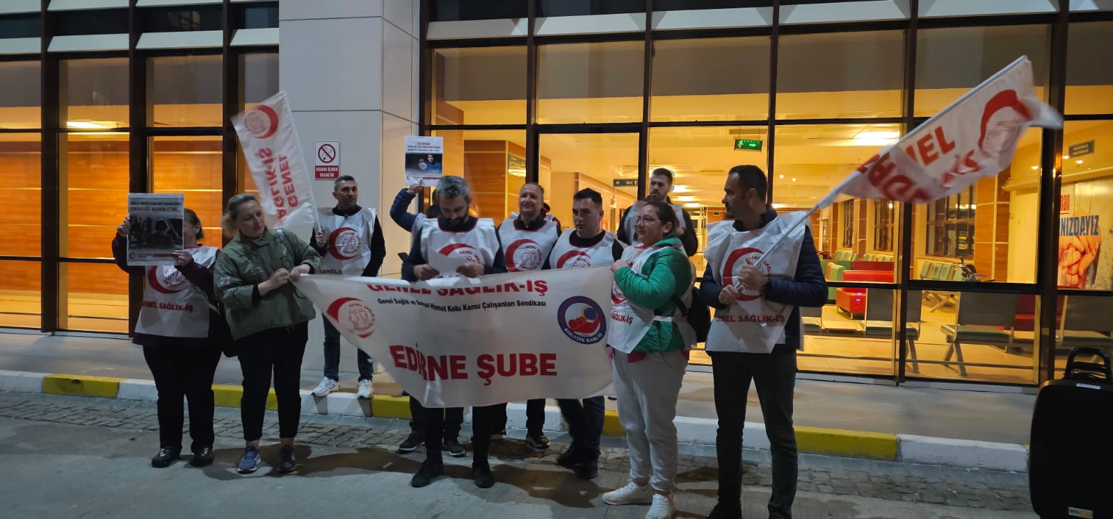 Genel Sağlık-İş; 'Sağlıkçının gecesi daha karanlık'