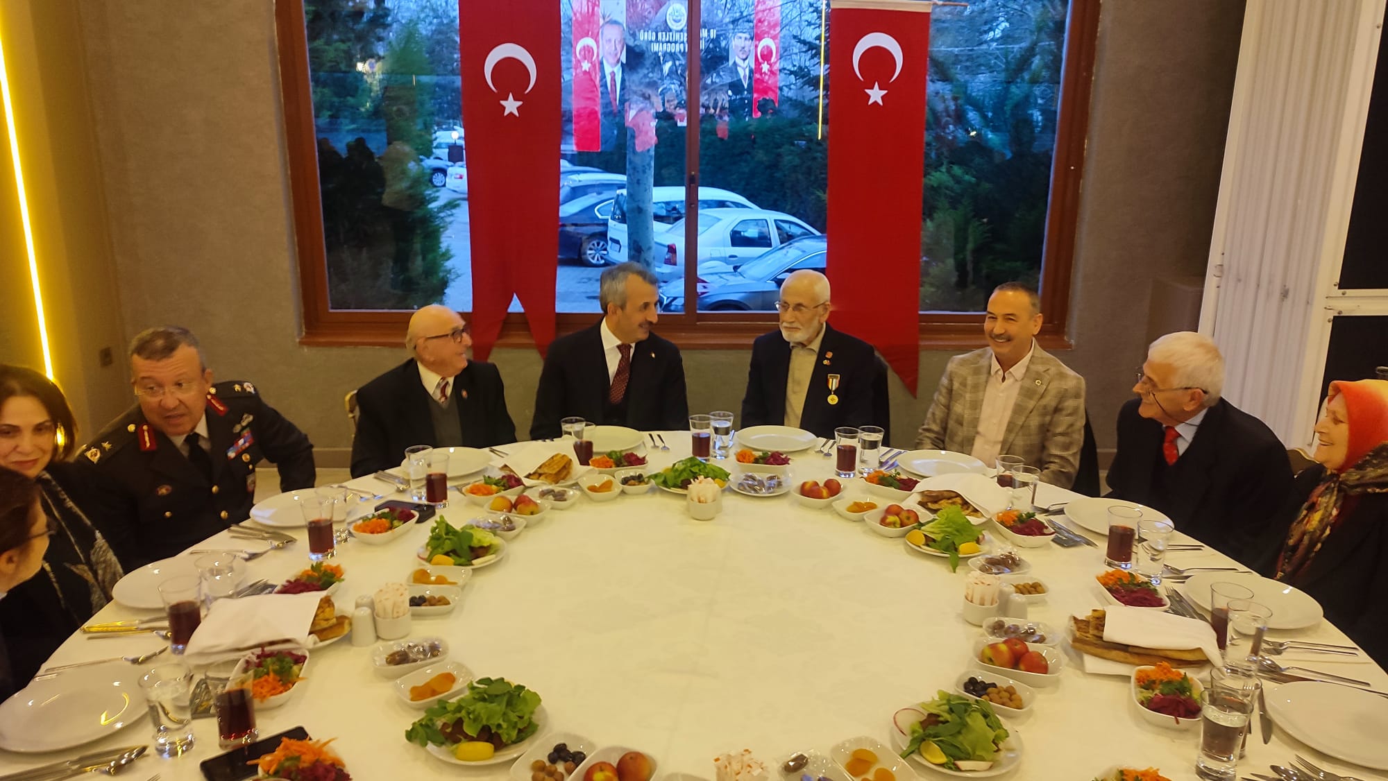 Vali Sezer, şehit ailesi ve gazilerle iftarda buluştu