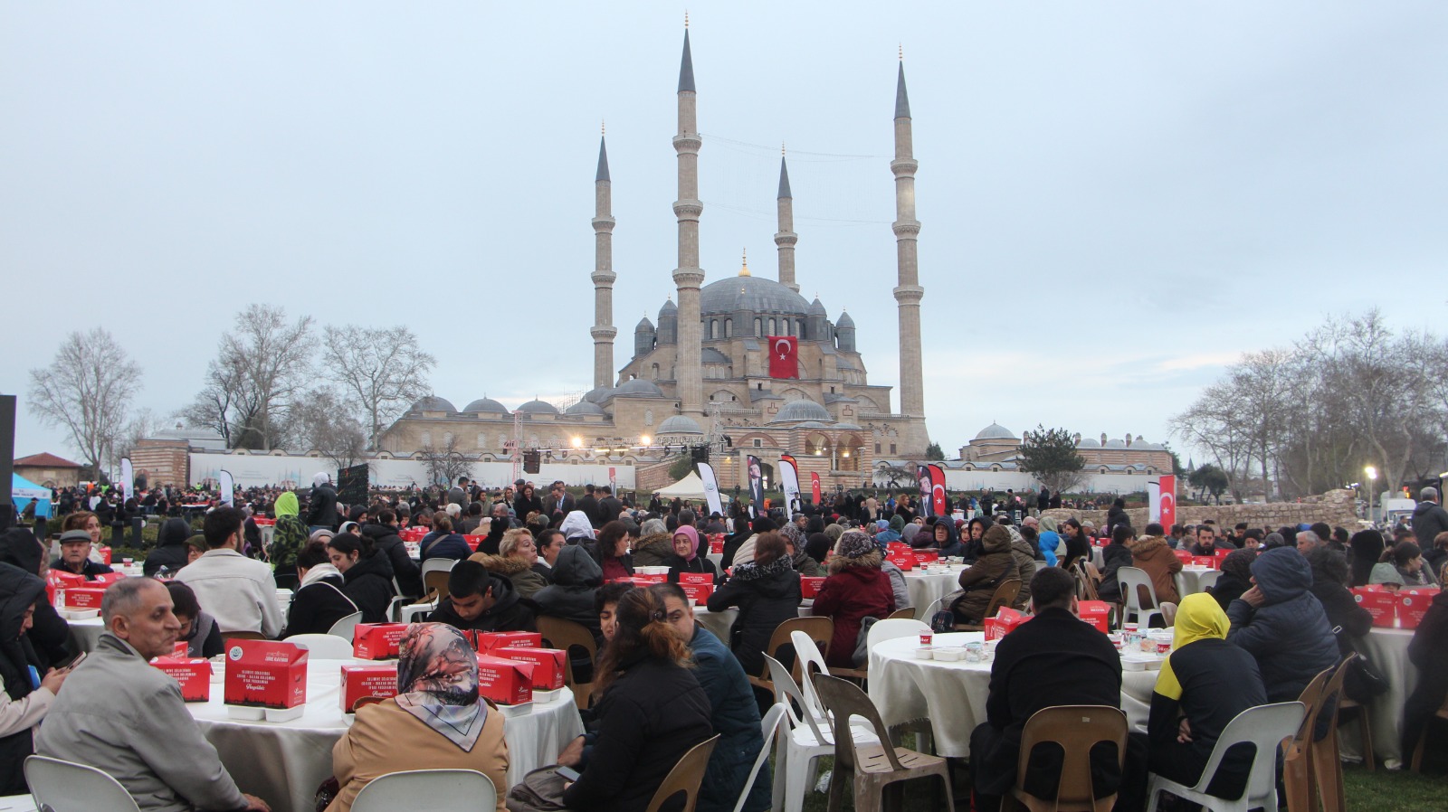 Selimiye’nin gölgesinde Balkanlar’ı buluşturan iftar!