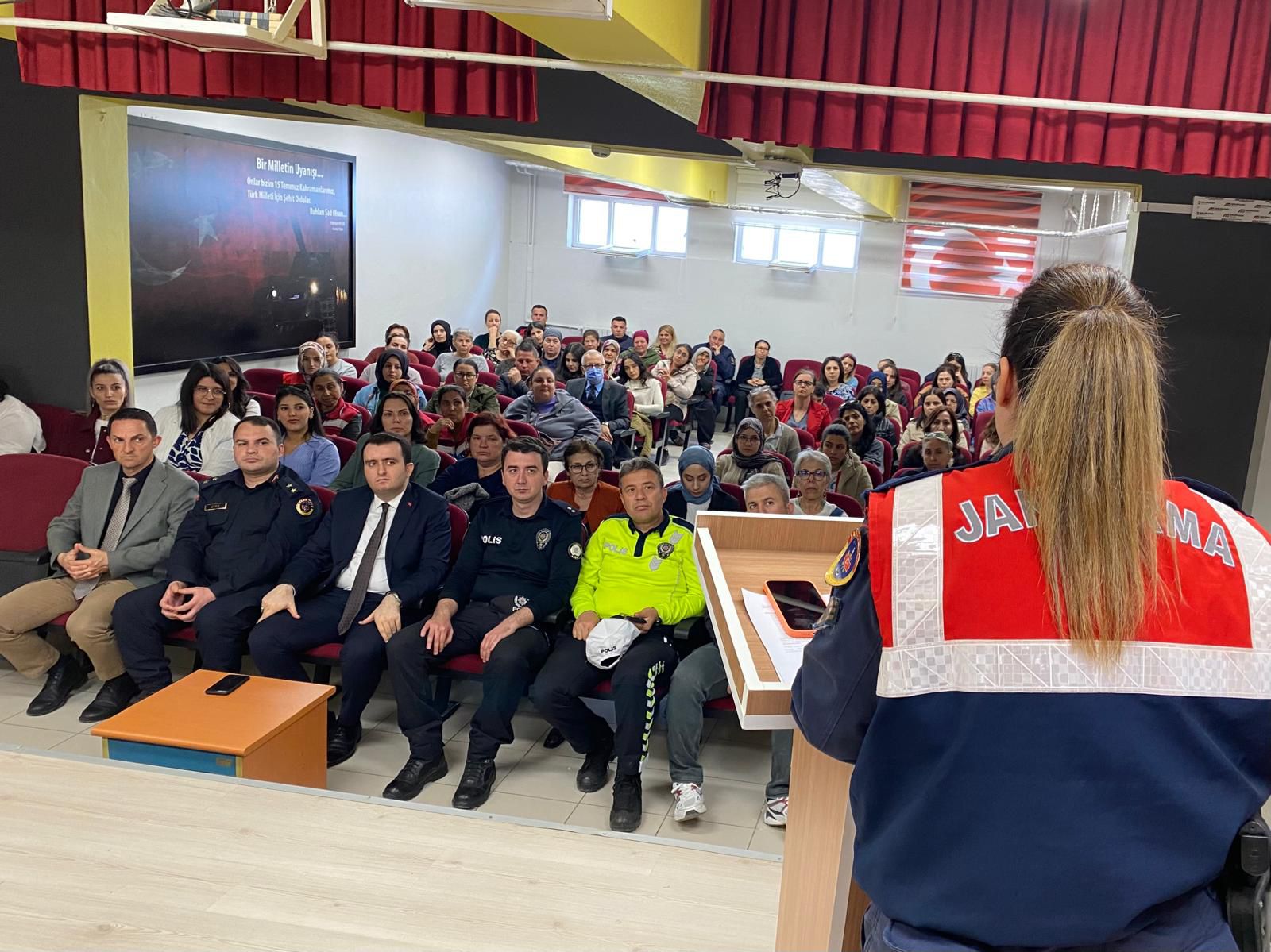 Süloğlu’nda kadınlara KADES bilgilendimesi