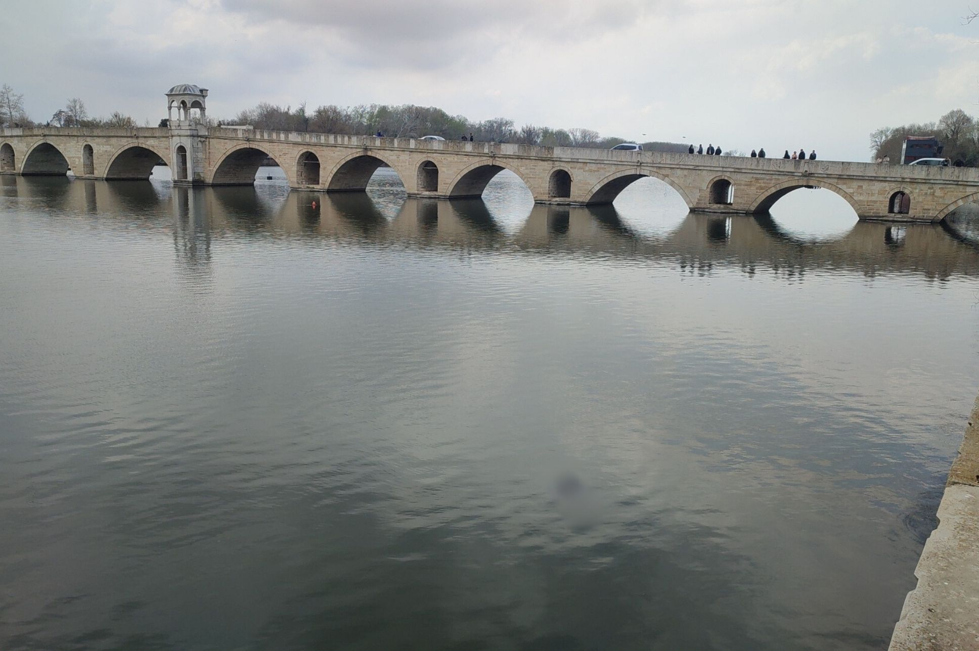 Meriç yüzeyinde ceset!