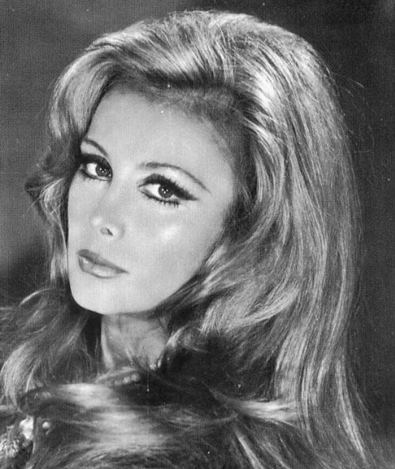 Dört yapraklı yoncadan biri daha düştü