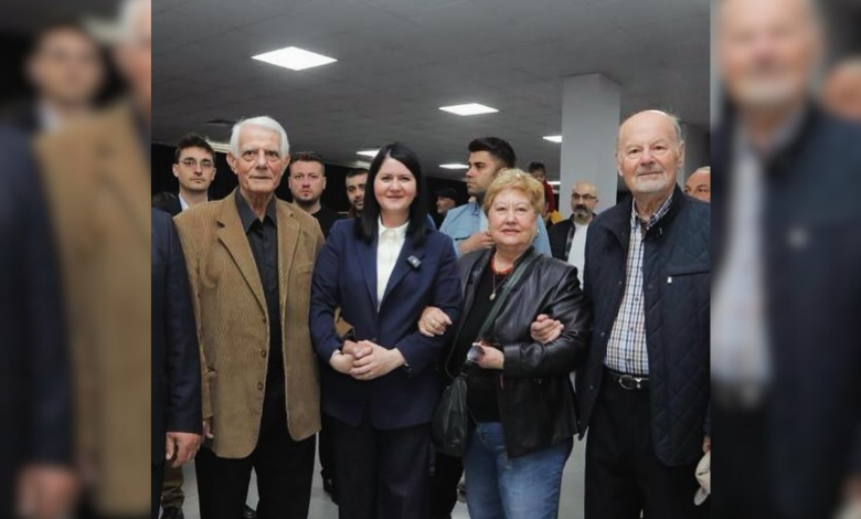 Sedefçi oy kullandı, maziyi andı