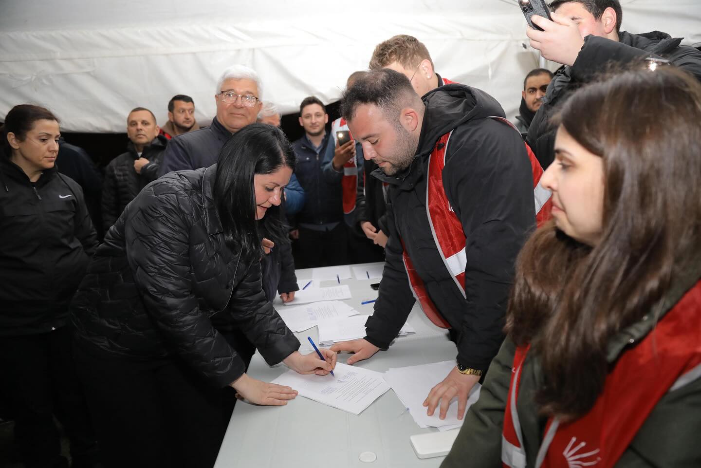 İmamoğlu ve erken seçim için imza kampanyası