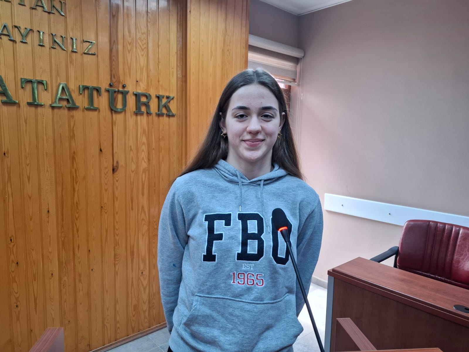 Türkiye Şampiyonu Beyza, başarılarını meclisle paylaştı