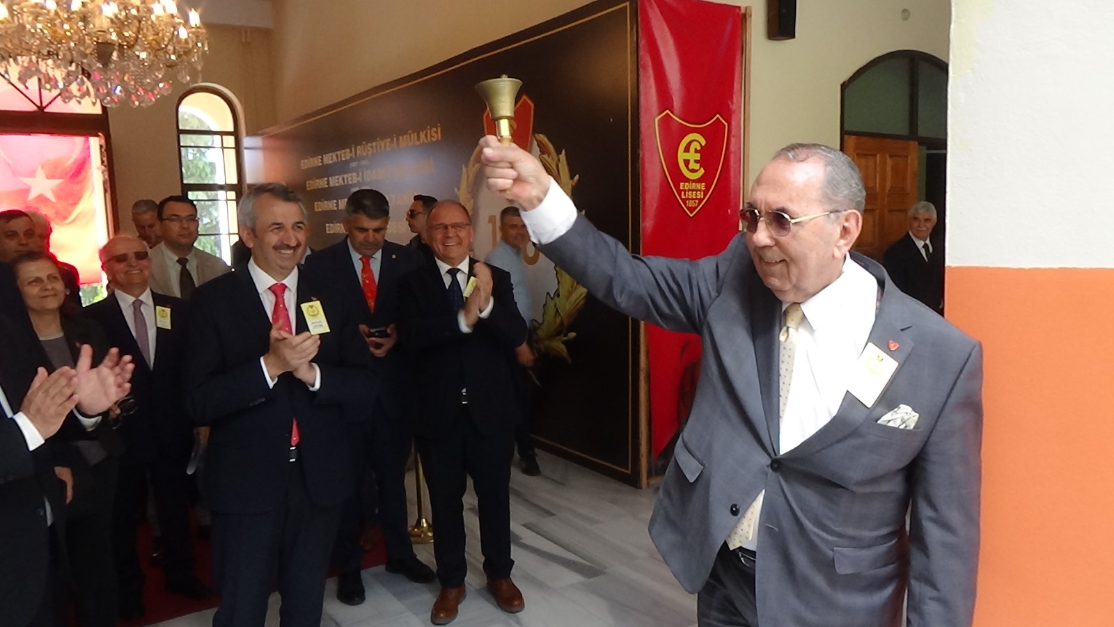 168 yıllık çınarda çoşkulu kutlama