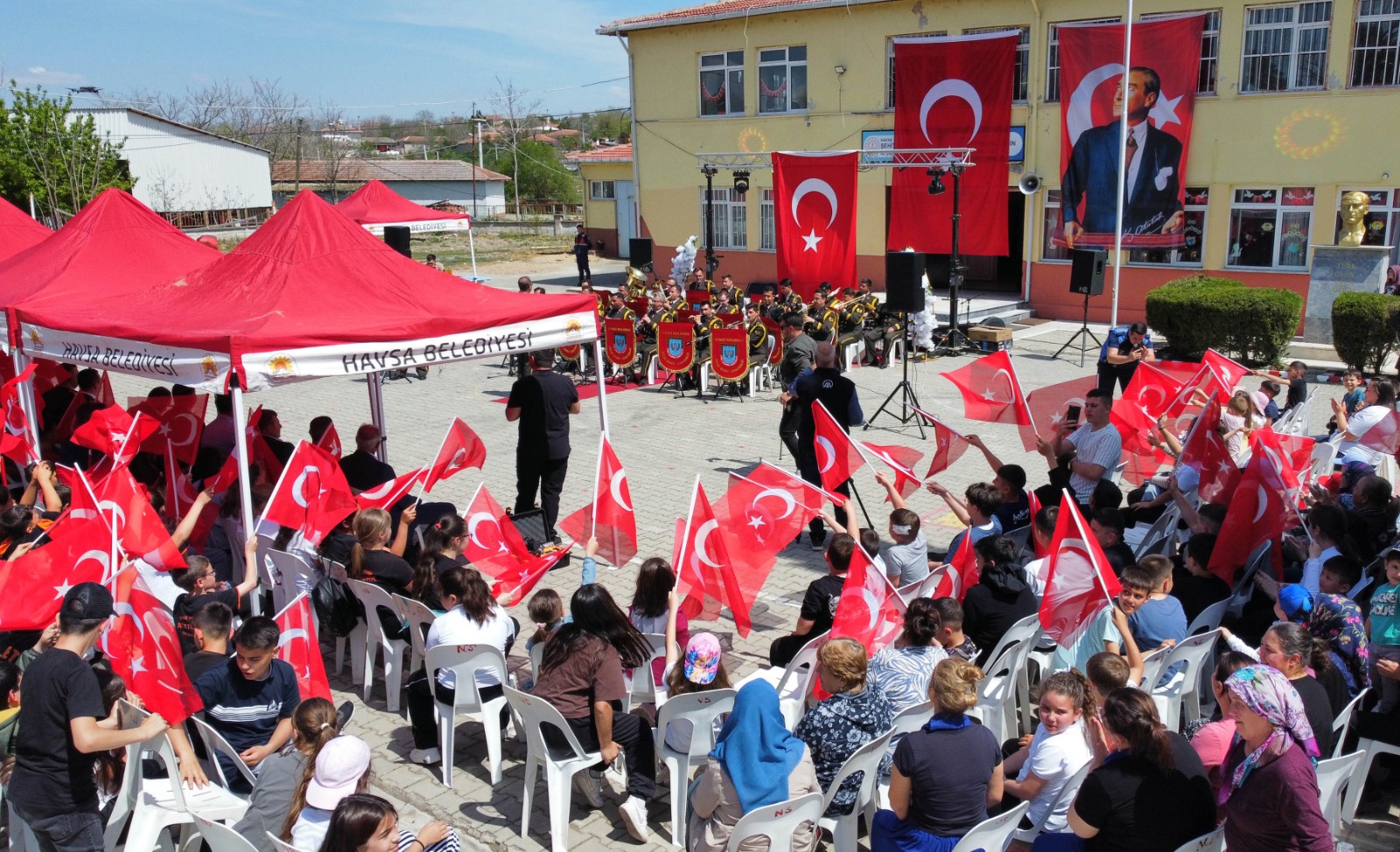 Bayram coşkusunu askeri bandoyla yaşadılar
