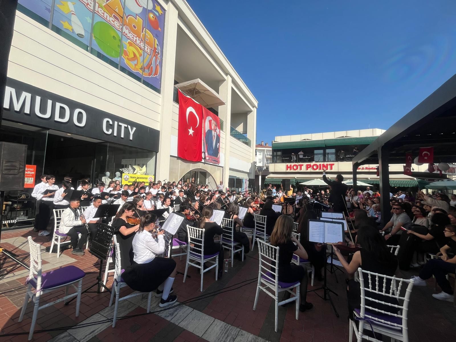 Genç yeteneklerden açık hava konseri