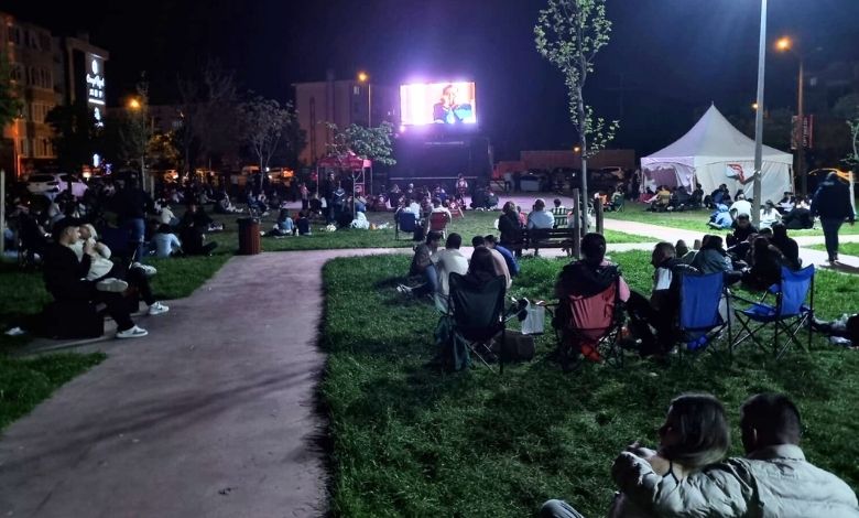 'Atatürk' filmi 23 Nisan'da vatandaşlarla buluştu