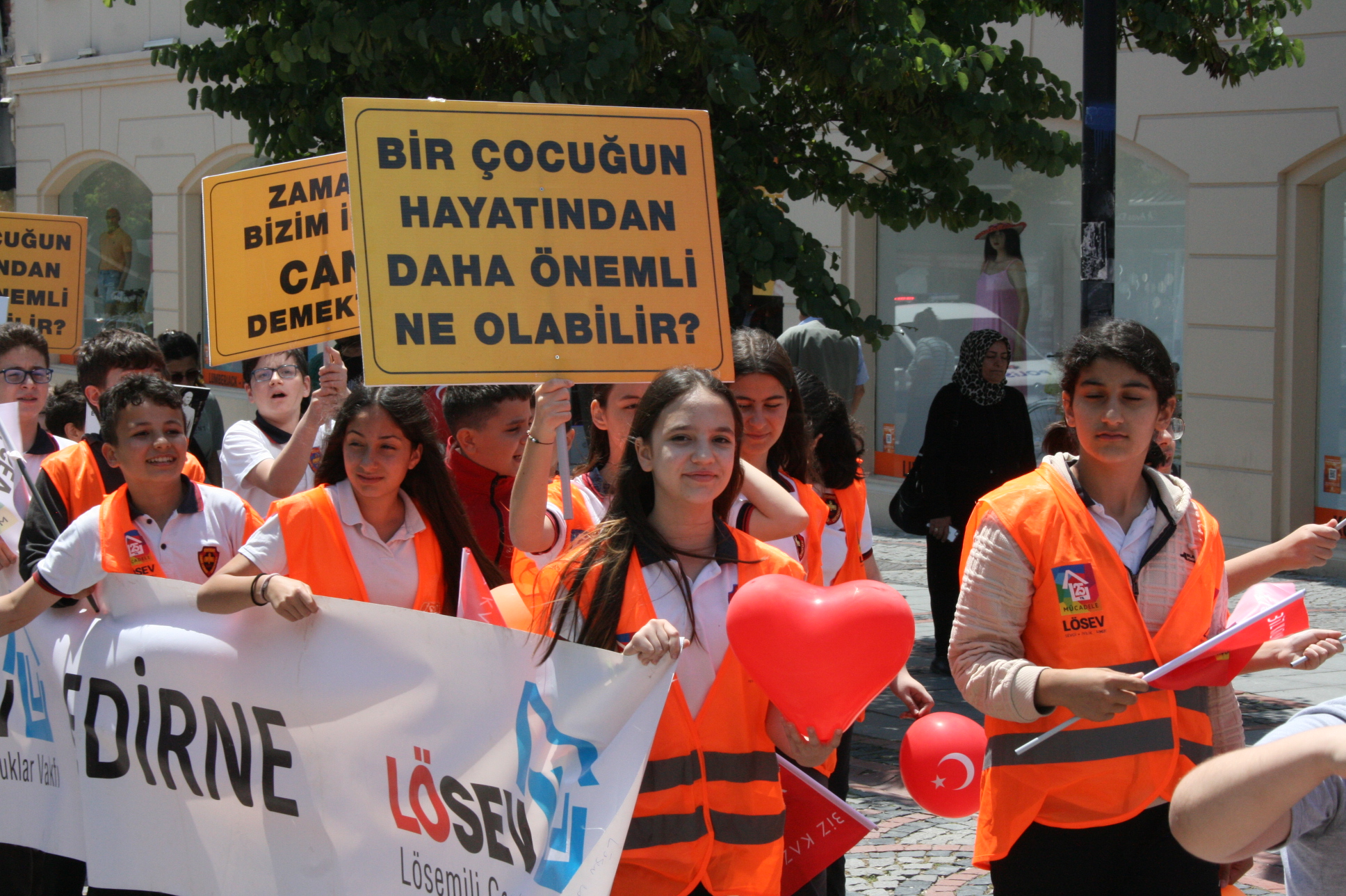 LÖSEV’den dünyaya ‘eşitlik’ vurgusu