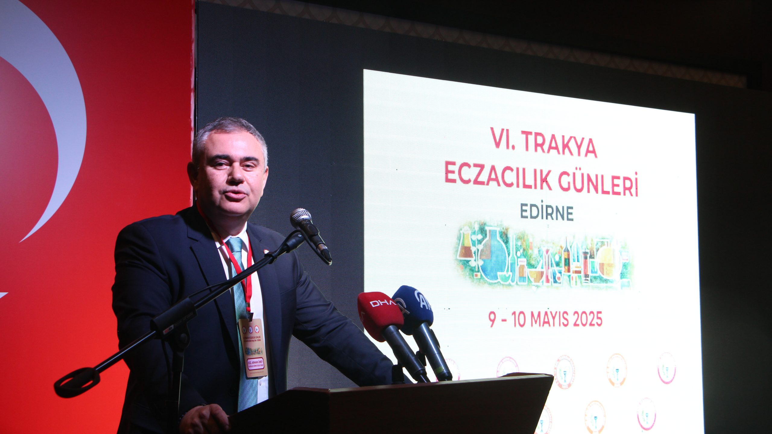 'İnternetten ilaç satışı yapan sayfaları kapatacağız'