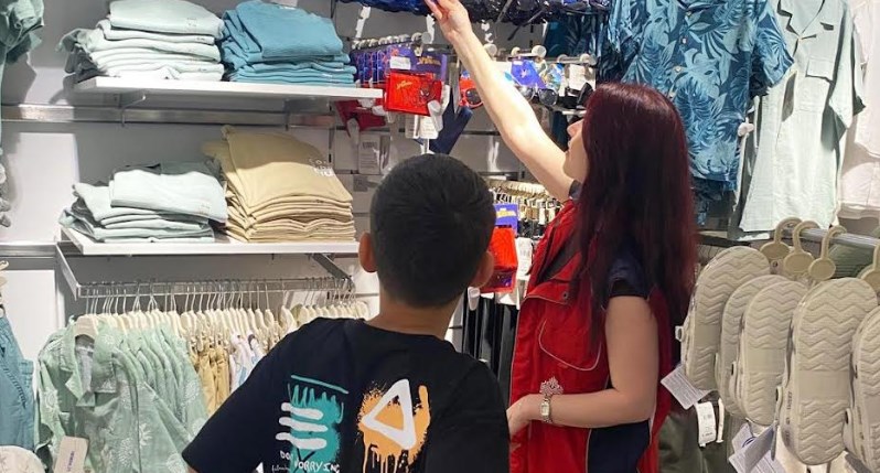 Vakıflardan çocuklara bayramlık