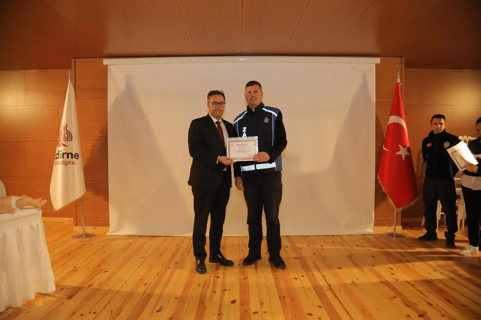 Belediye personellerine eğitim sertifikası