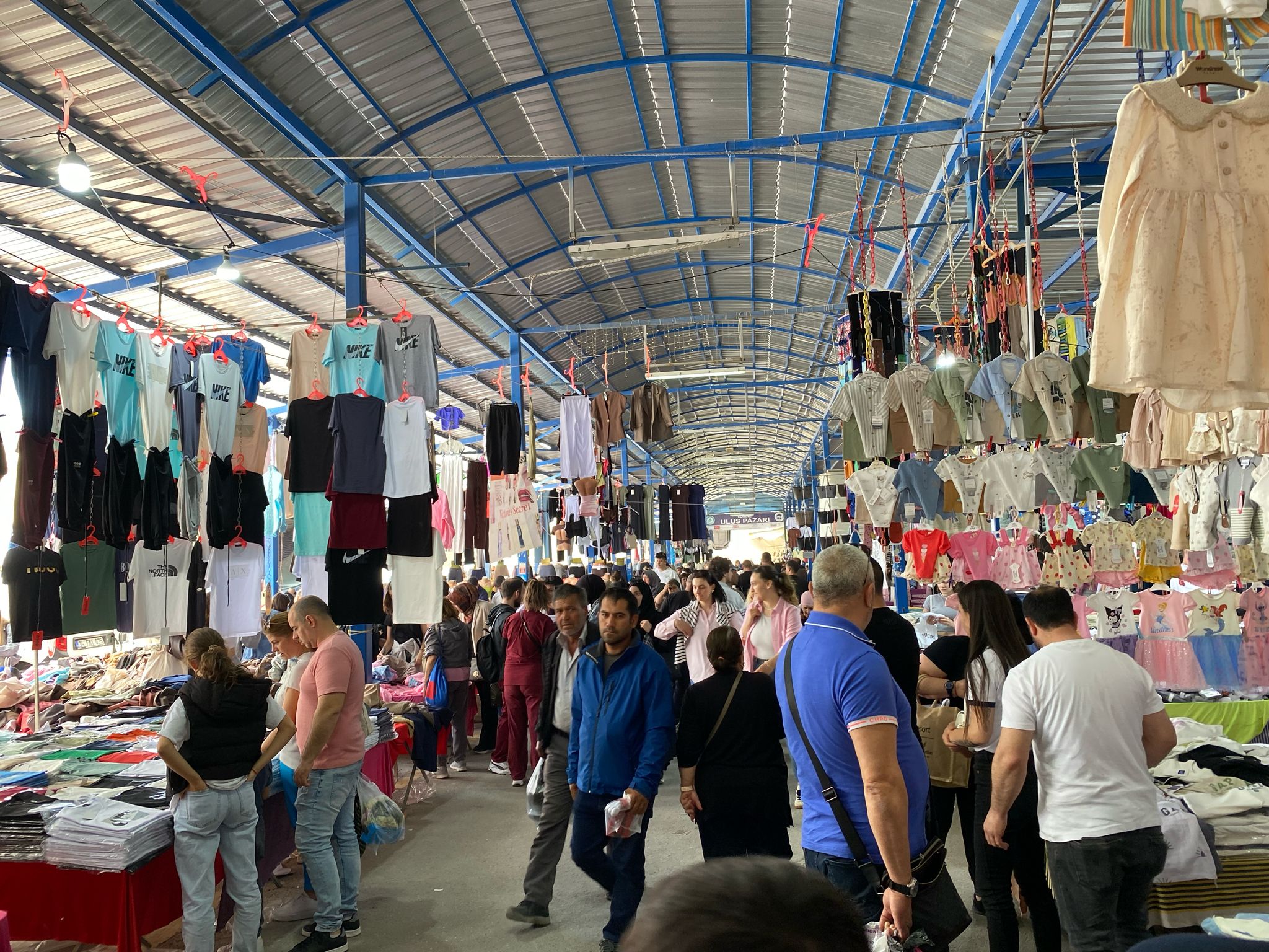 Ulus esnafının gözü Yunan ziyaretçilerde