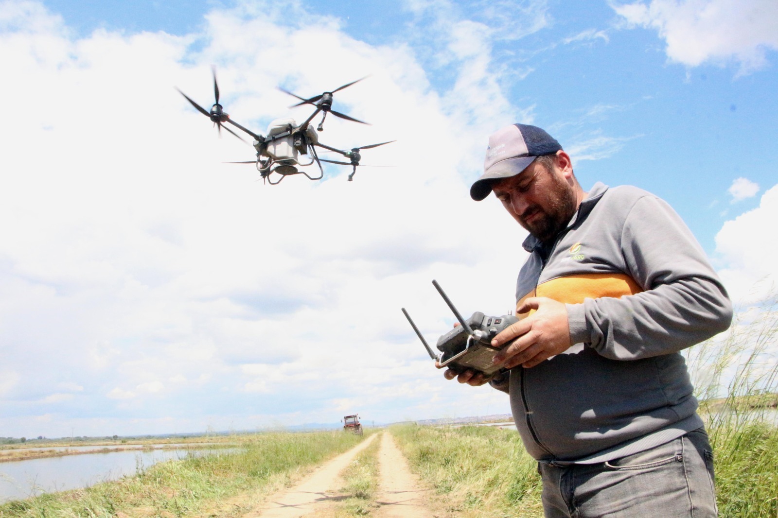 Çeltiğin başkentinde dronla ekim mesaisi