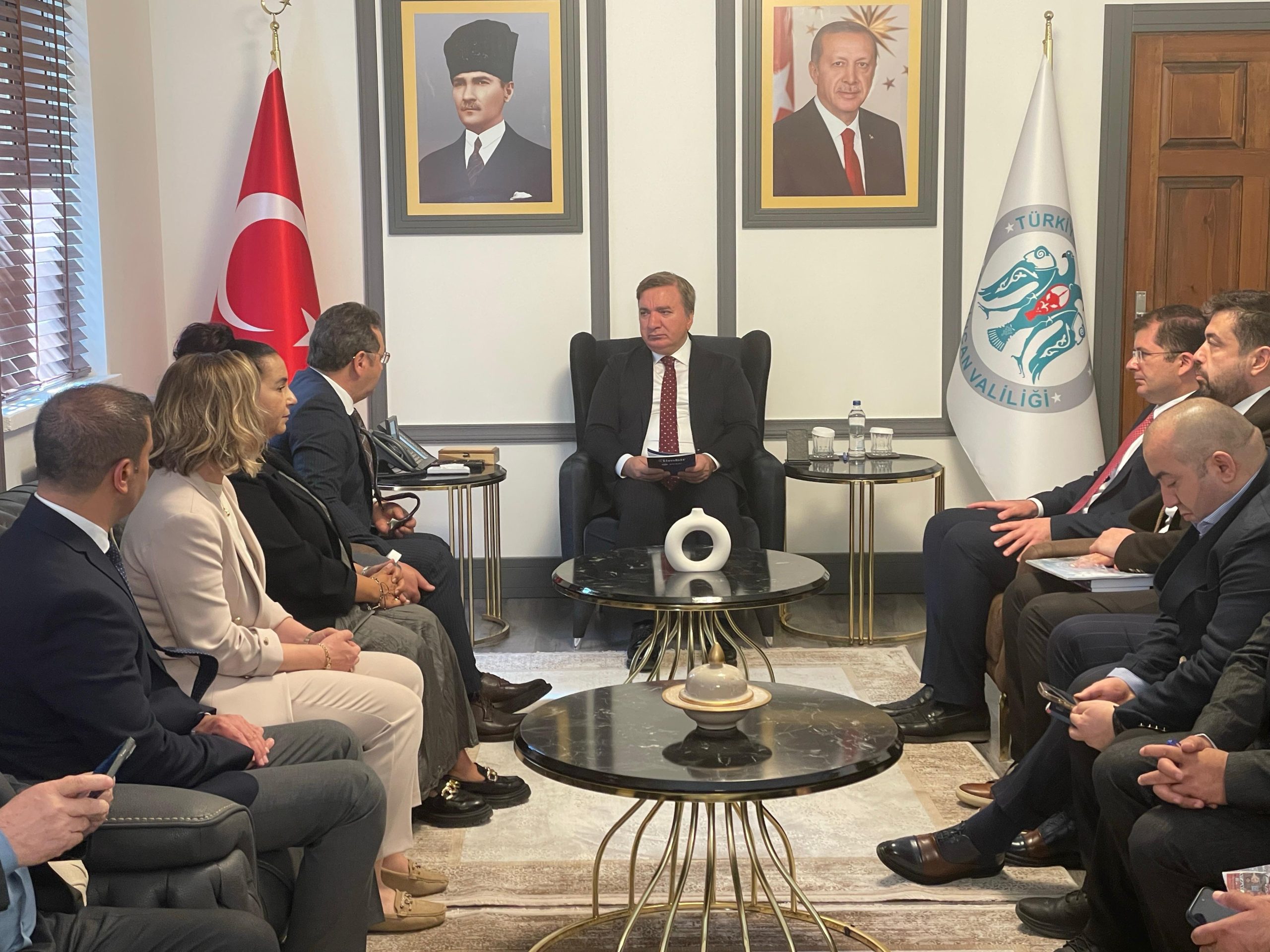 TİMBİR heyetinden Erzincan Valisine makamında ziyaret