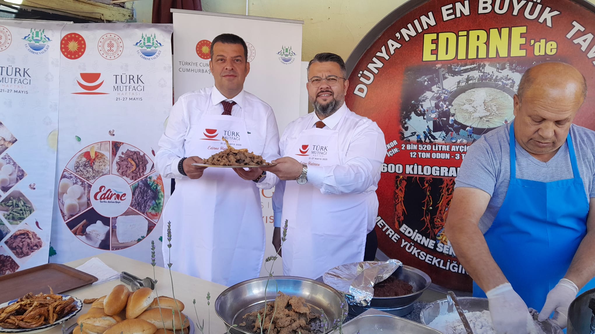 Türk Mutfağı haftasında ciğer ayran ikramı