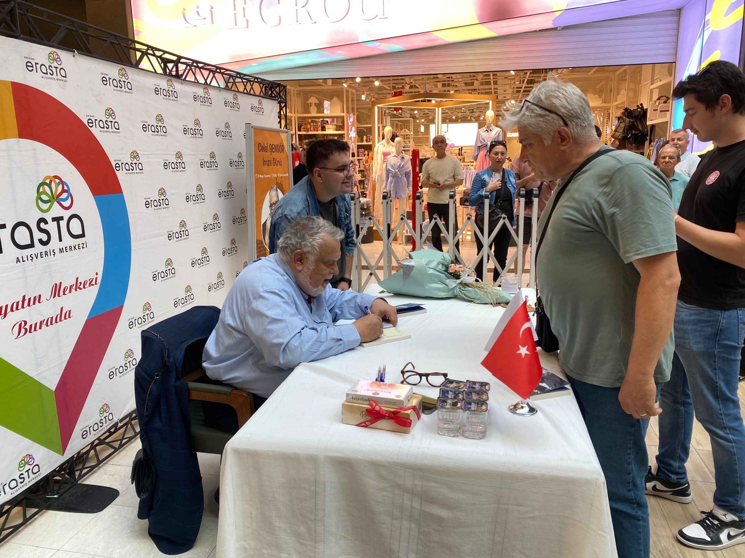 Kitap fuarı Celal Şengör’le kapılarını açtı