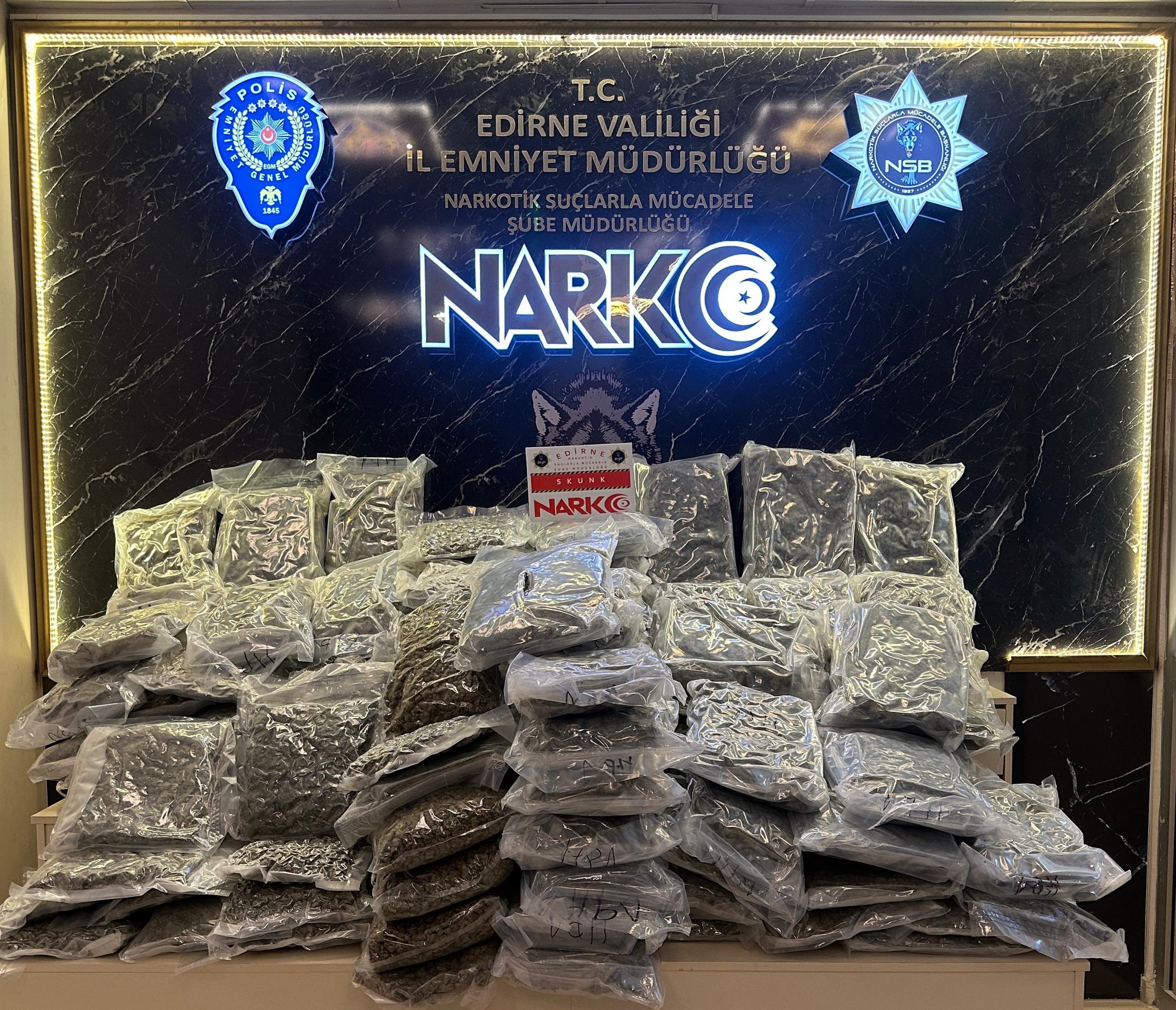 Sakız kutusunda esrar, TIR'da skunk!