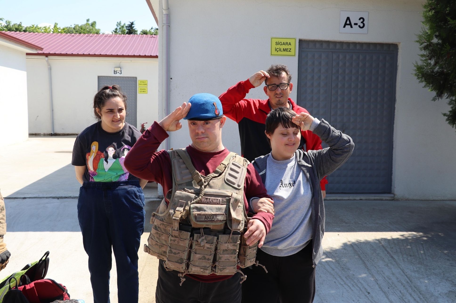 Bir günlüğüne asker oldular