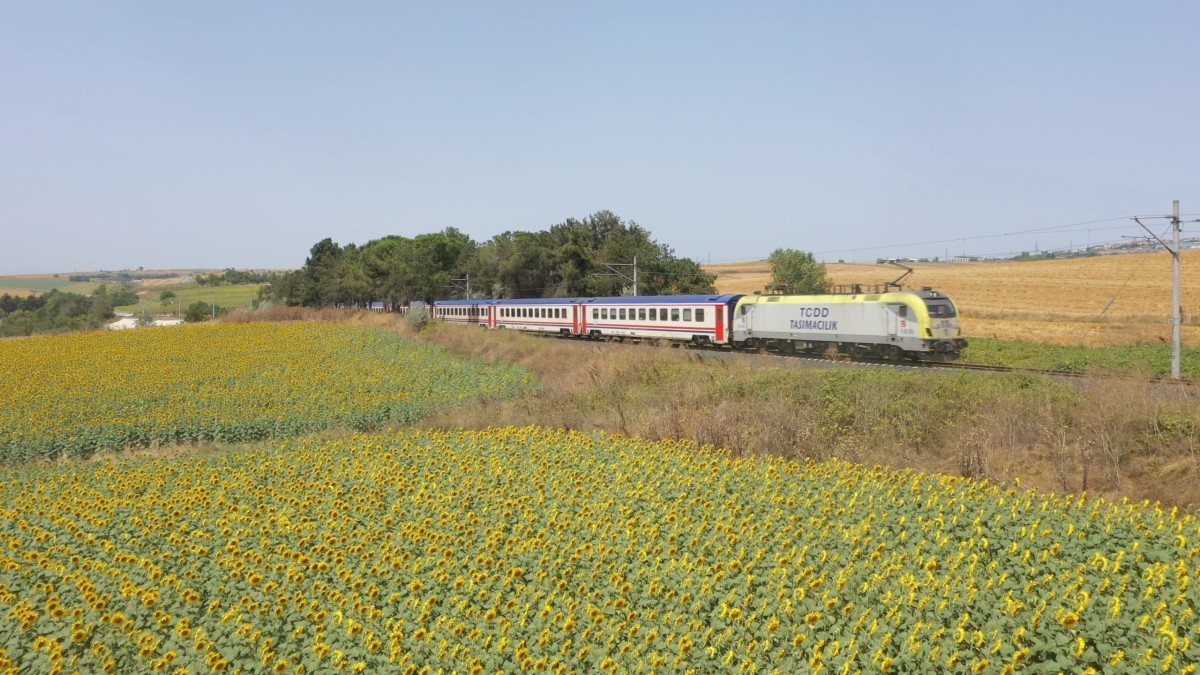 Bayram yoğunluğuna tren takviyesi