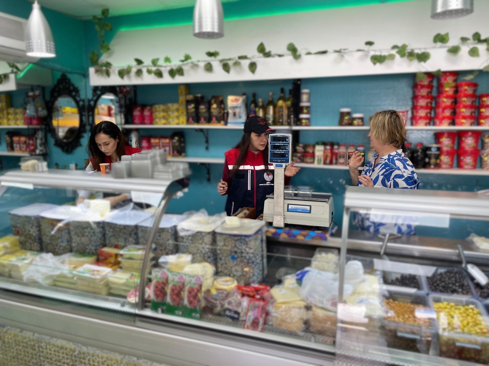 Bayram öncesi gıda ürünlerine yakın takip