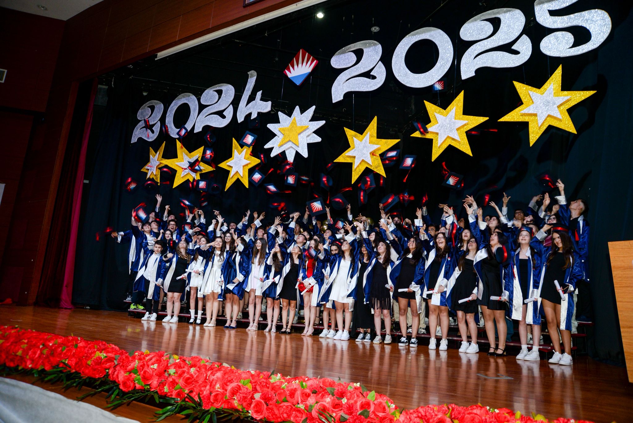 Bahçeşehir Koleji'nde mezuniyet coşkusu