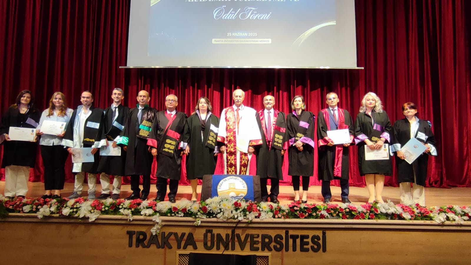 Trakya Üniversitesi akademisyenlerine emek ve başarı ödülü