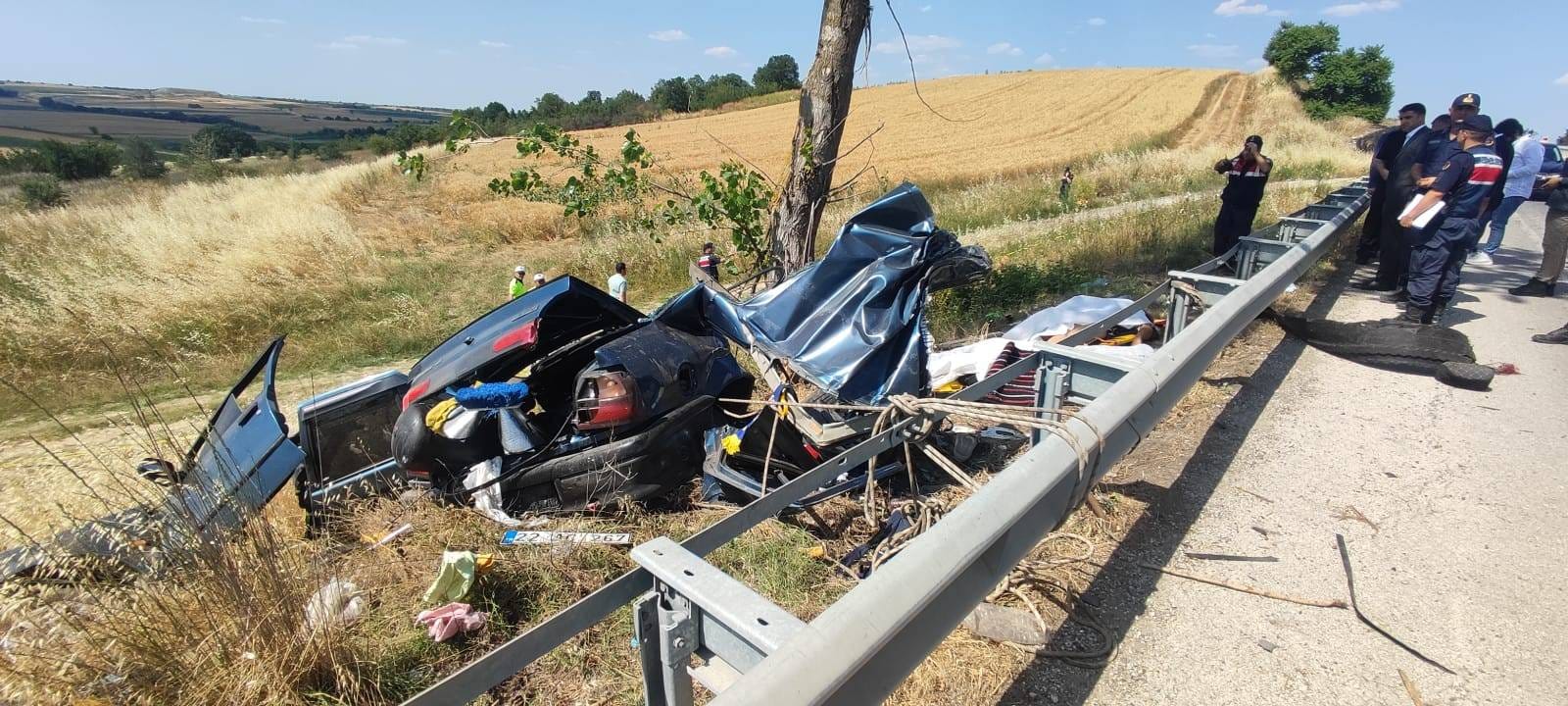 Uzunköprü'de kahreden kaza: 2'si çocuk 5 ölü