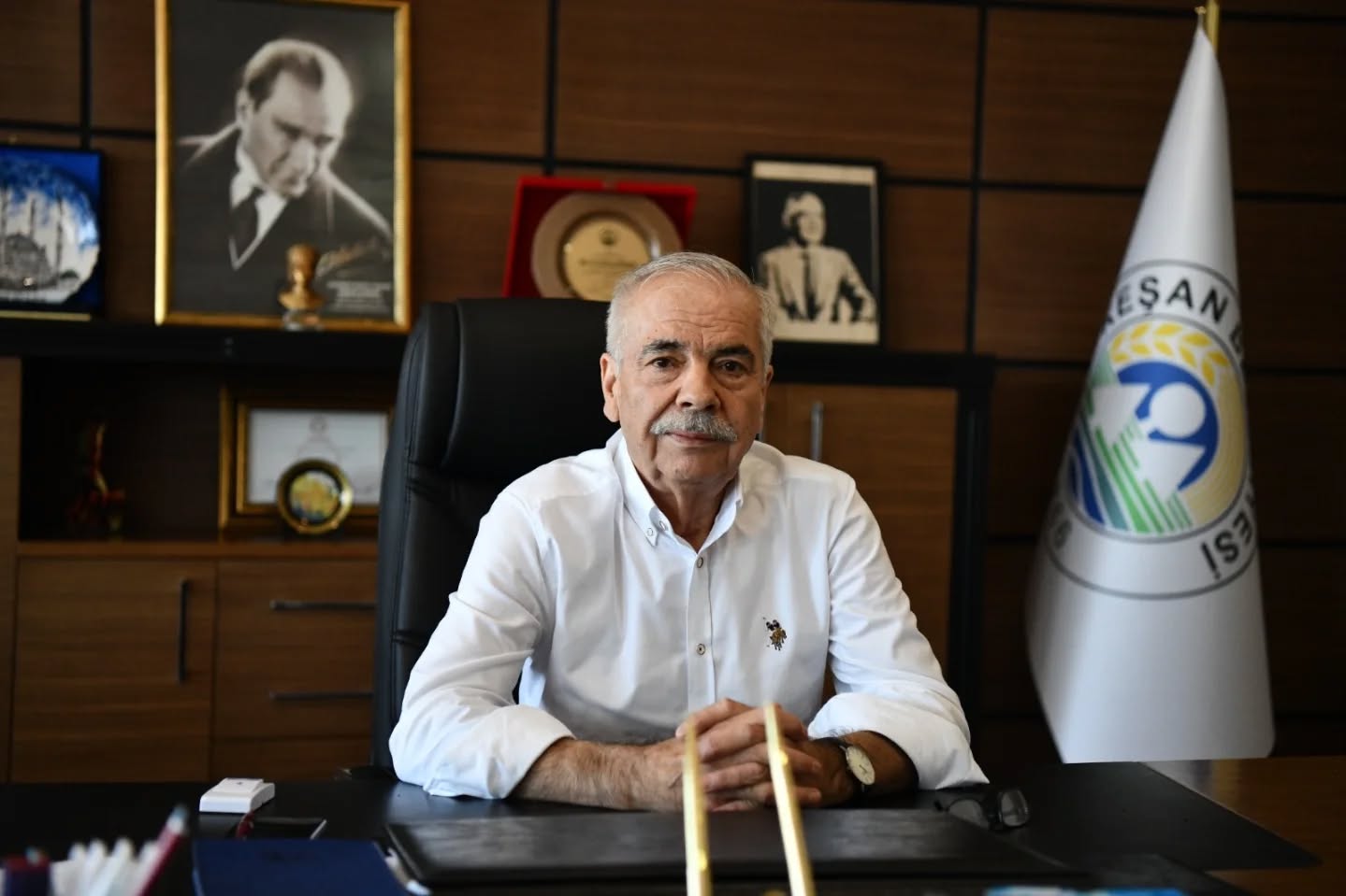 Başkan Özcan yeniden görevi başında