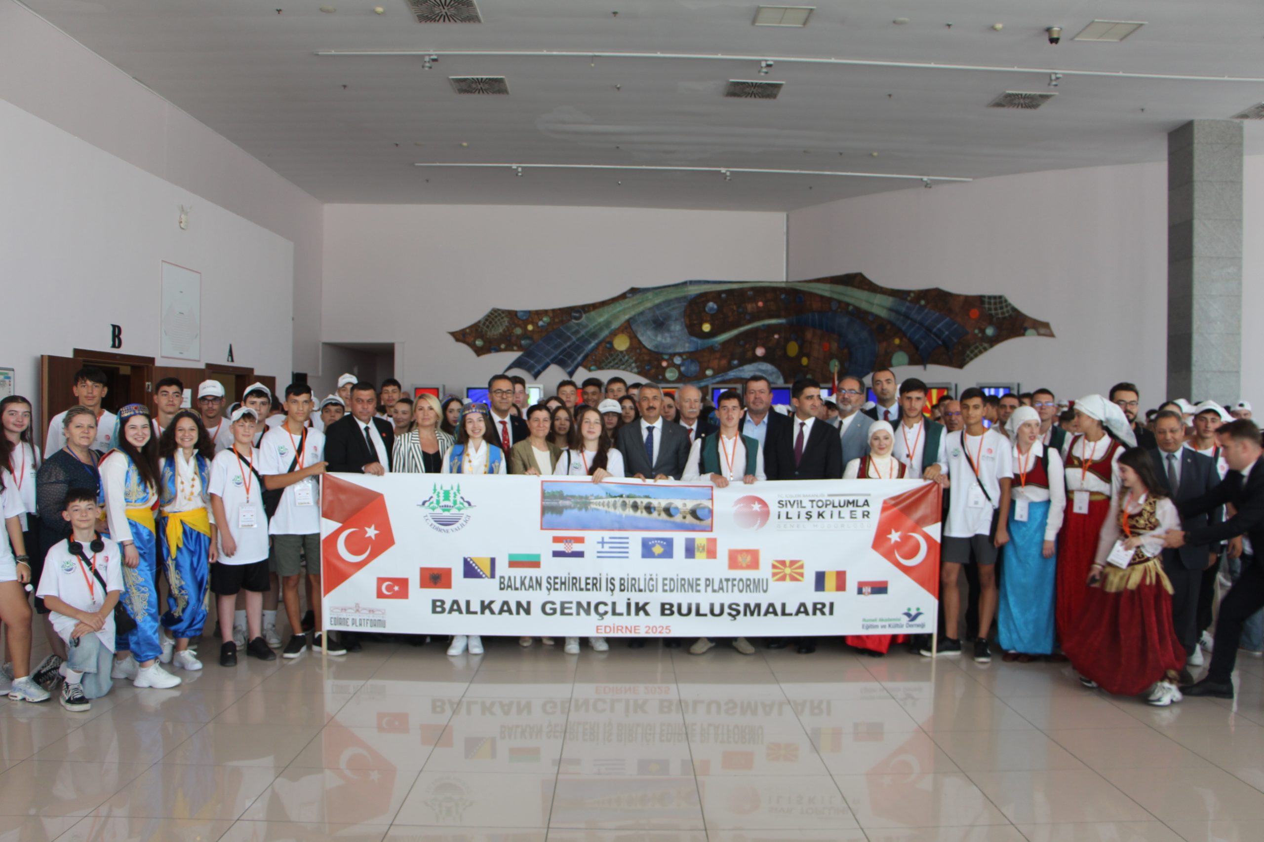 Balkan gençleri kardeşlik için Edirne’de