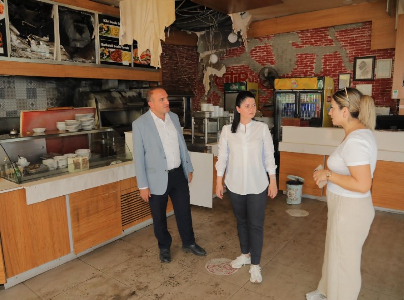 AVM’de korkutan yangın