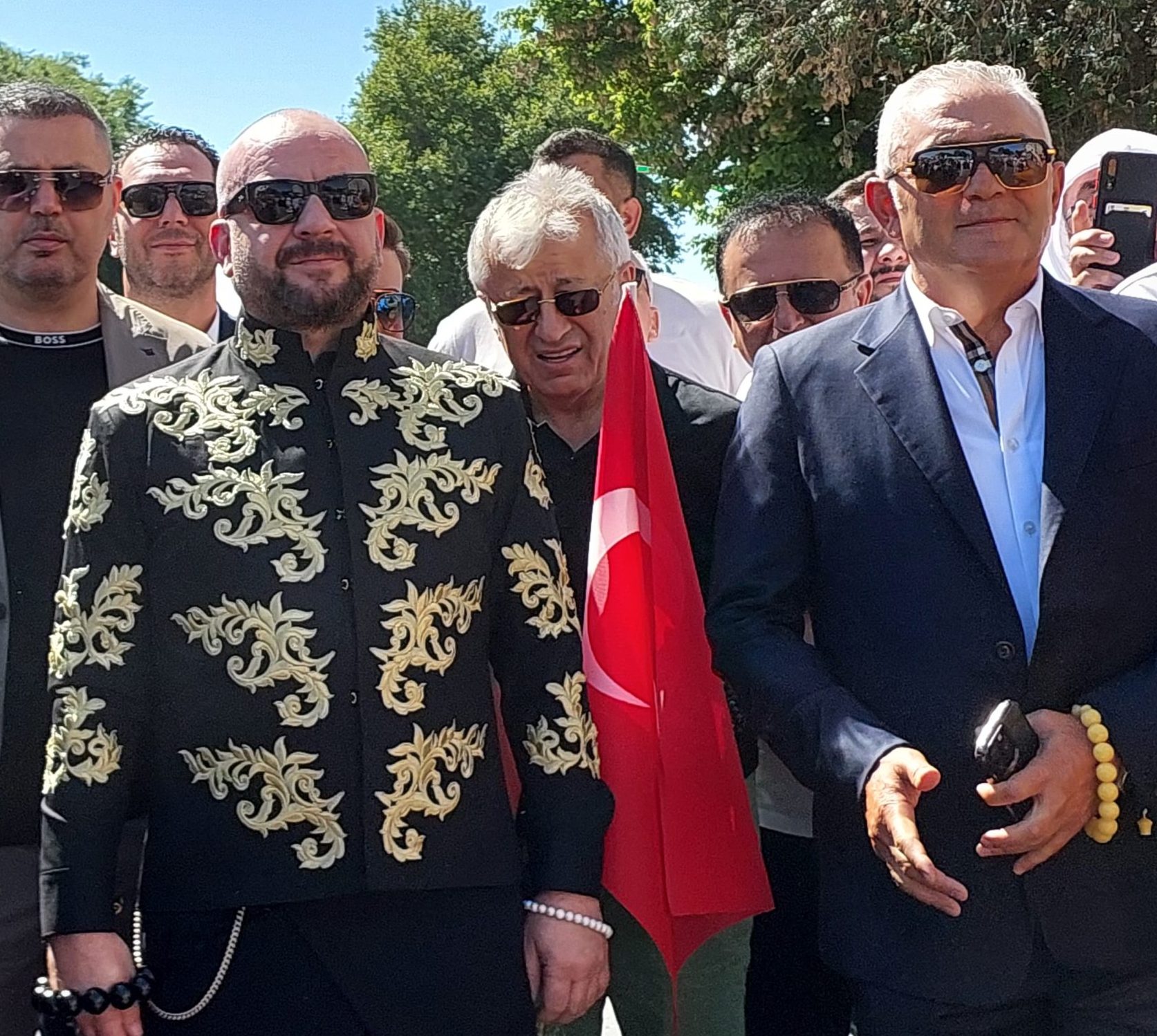 Ağa Özünlü davul zurnalarla karşılandı