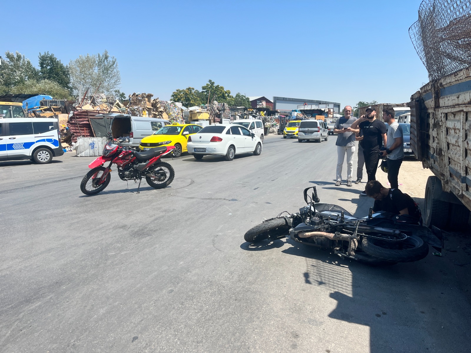 Motosikletler birbirine girdi: 2 yaralı