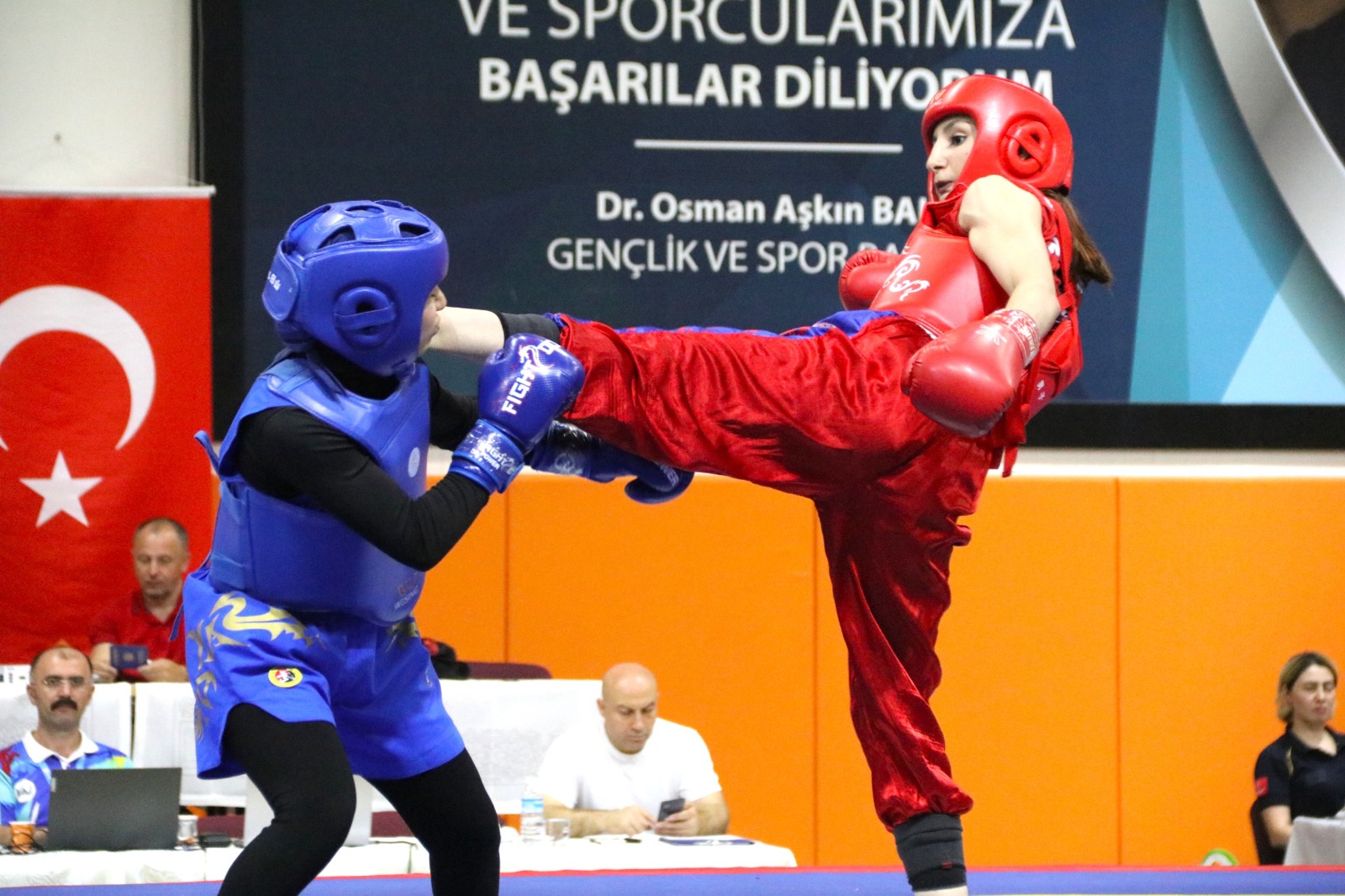 Bin yüz sporcu 8. Balkan Wushu Kung Fu Şampiyonası’nda ter döktü