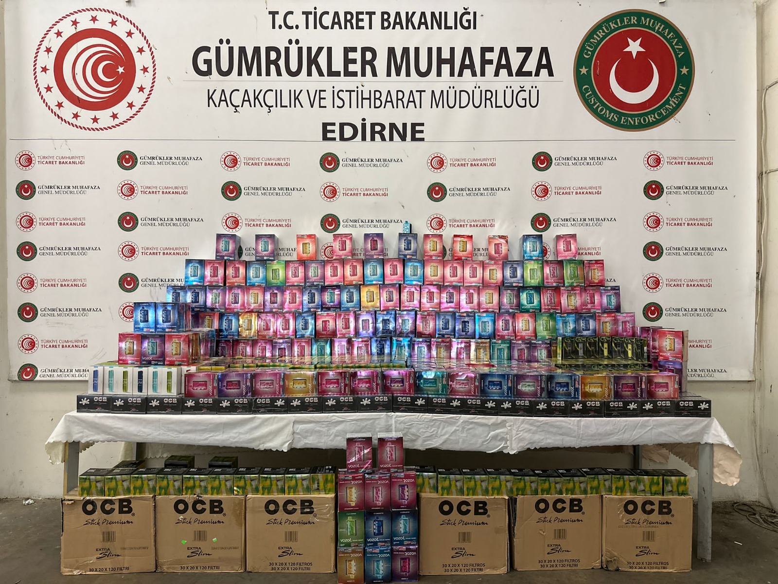 Binlerce kaçak ürün ele geçirildi