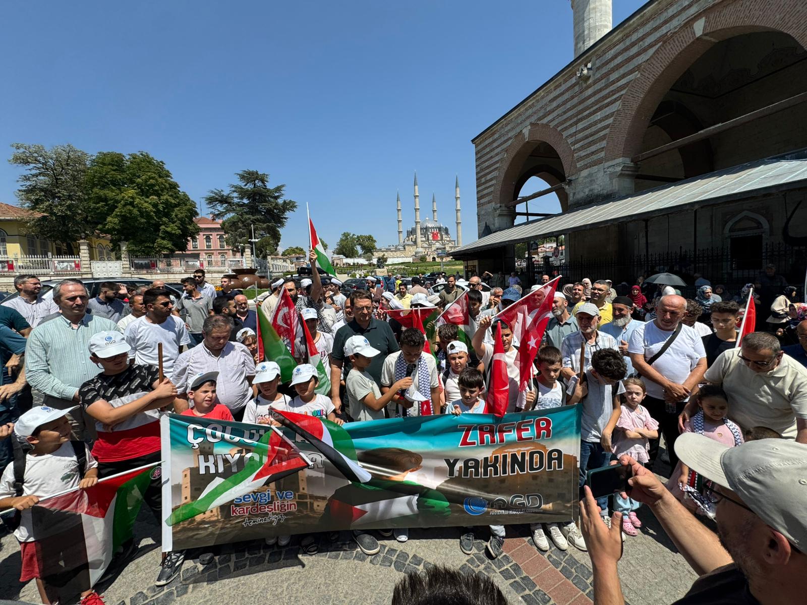 Çocuklar Gazze için ses yükseltti