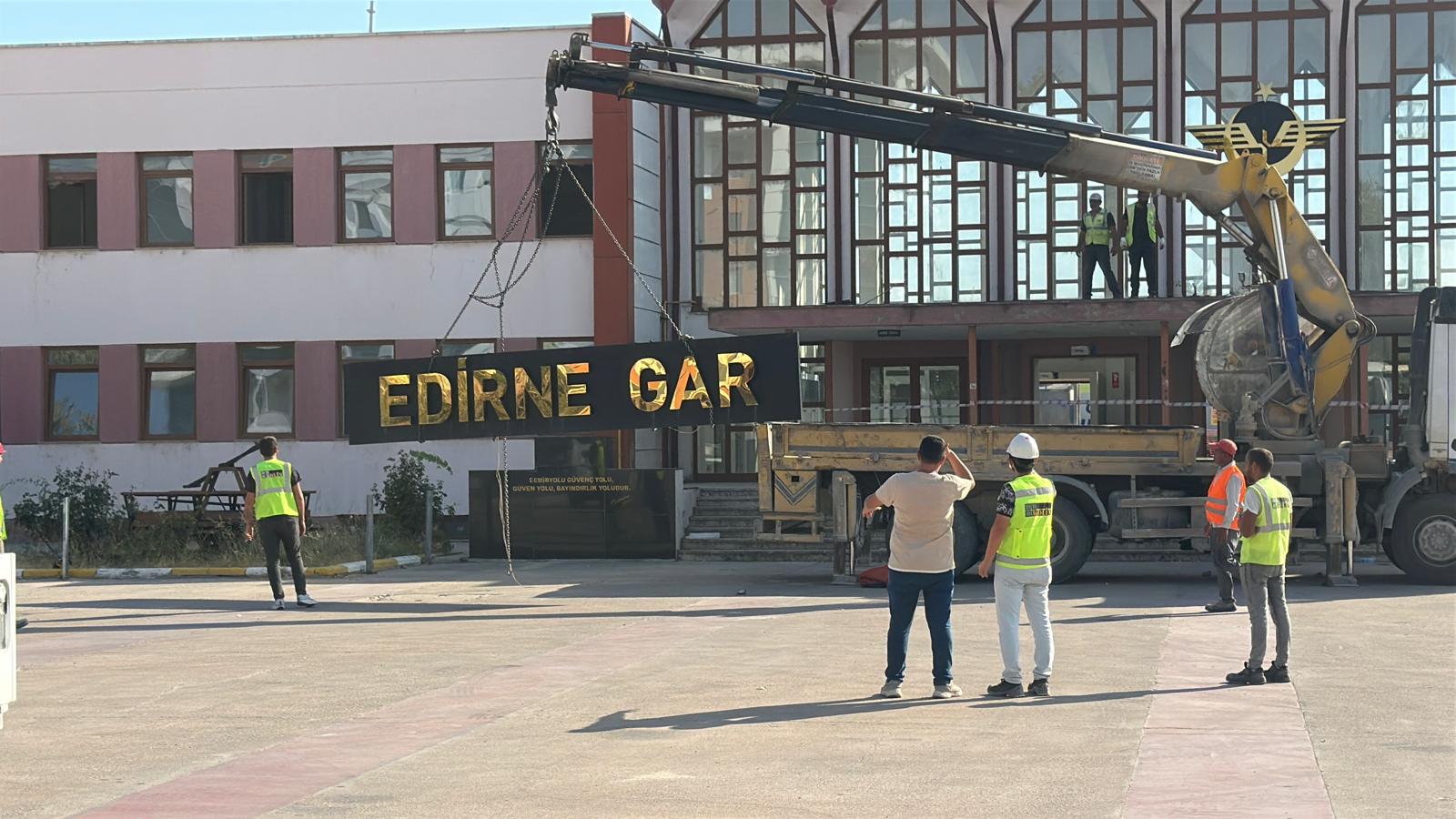Edirne tren garı binasına yıkım!