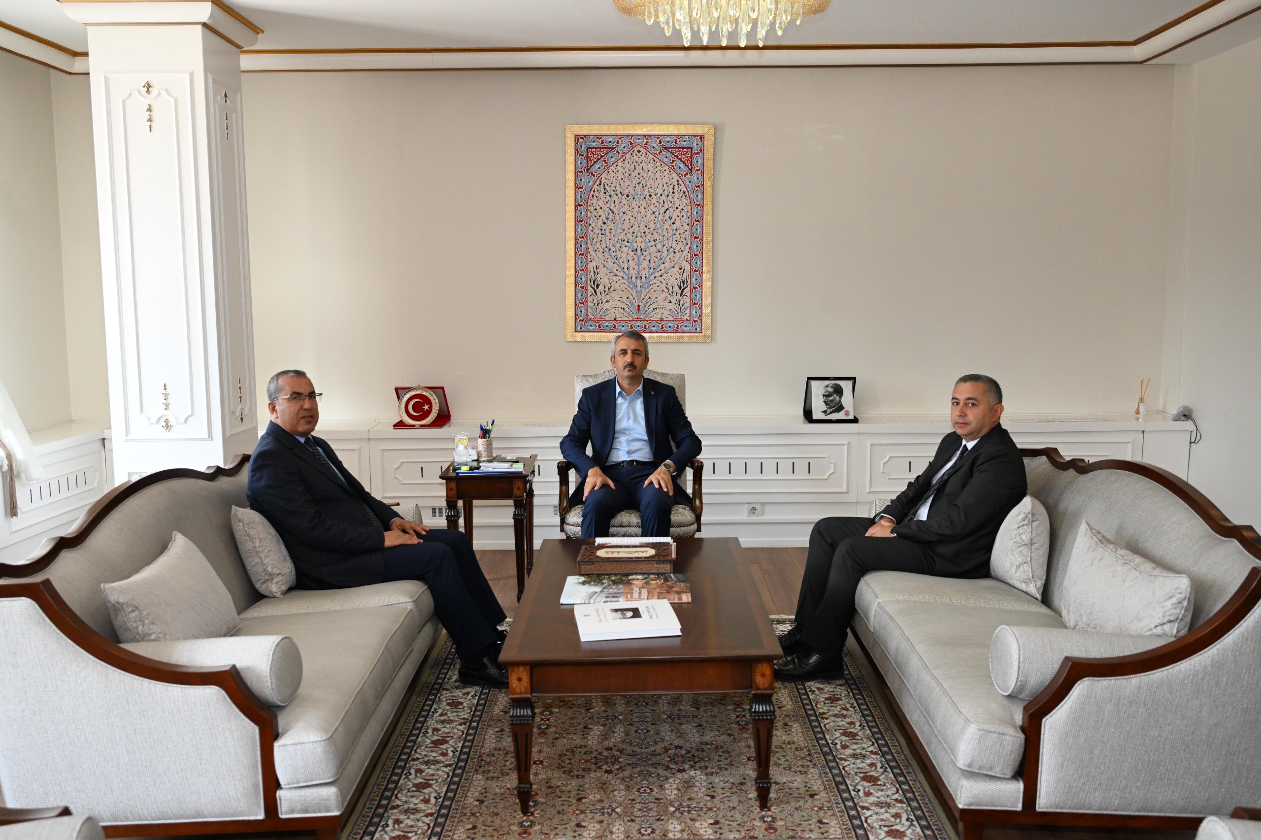 Müdür Ali Topçu görevine başladı