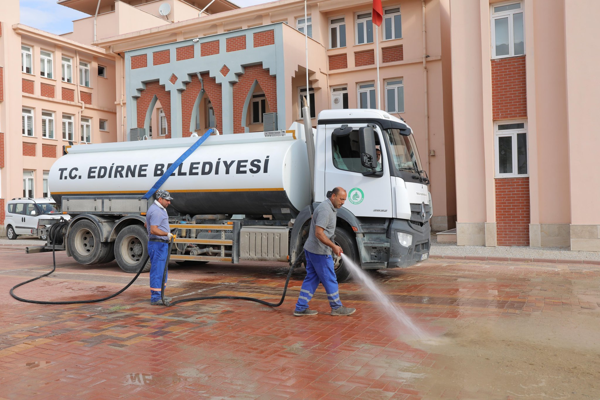 Yeni eğitim yılı öncesi okullarda temizlik hareketi