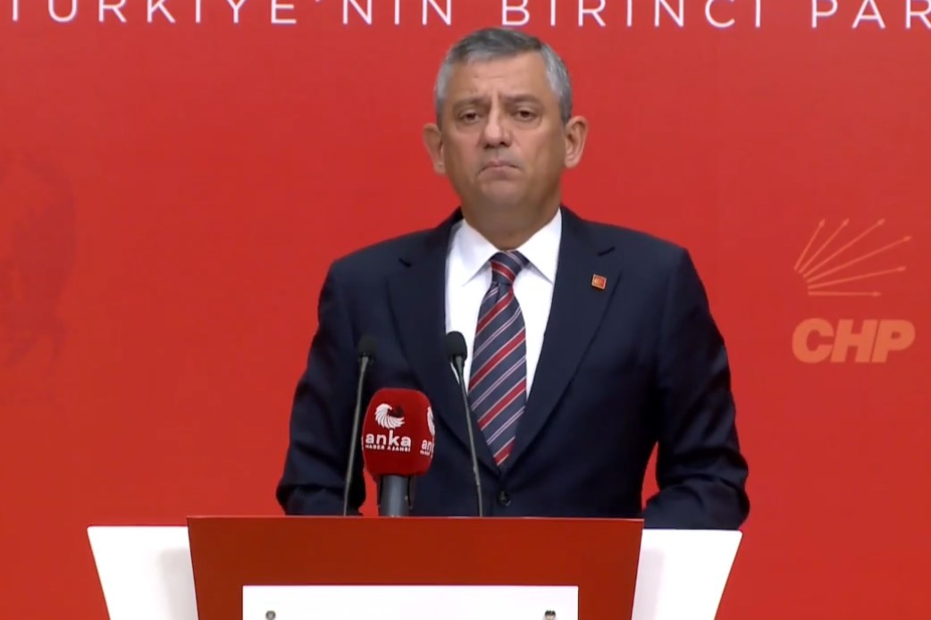 Özel’den iddia üzerine iddia !