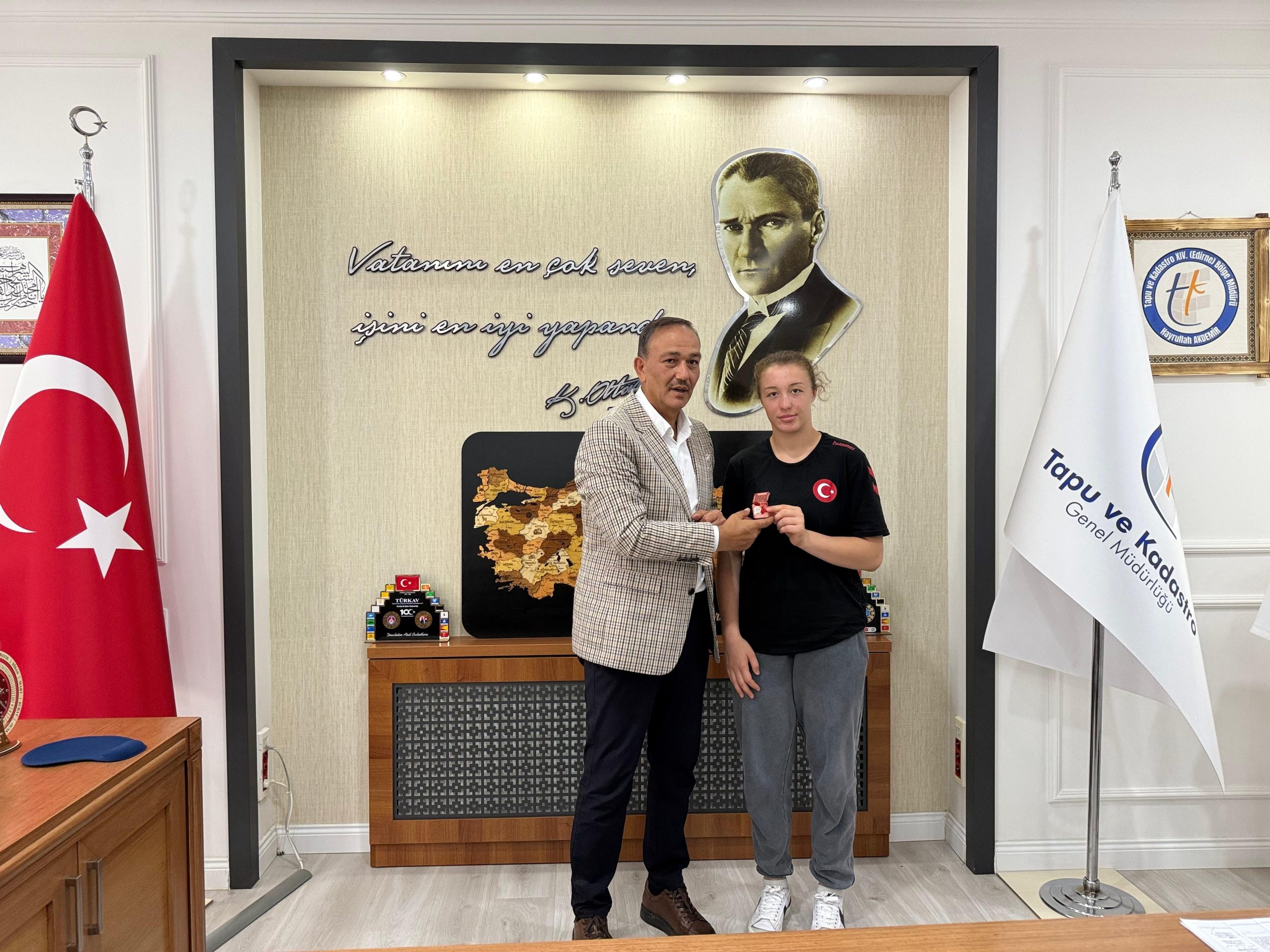 Tapu ve Kadastro’dan dünya üçüncüsü Eylem’e altın hediyesi