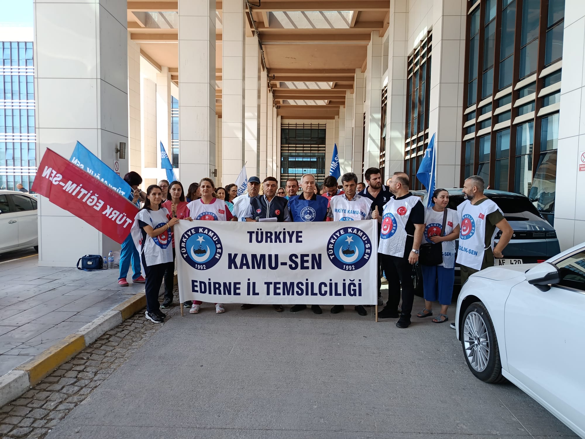‘Memur maaşı kirayla yarışamaz’