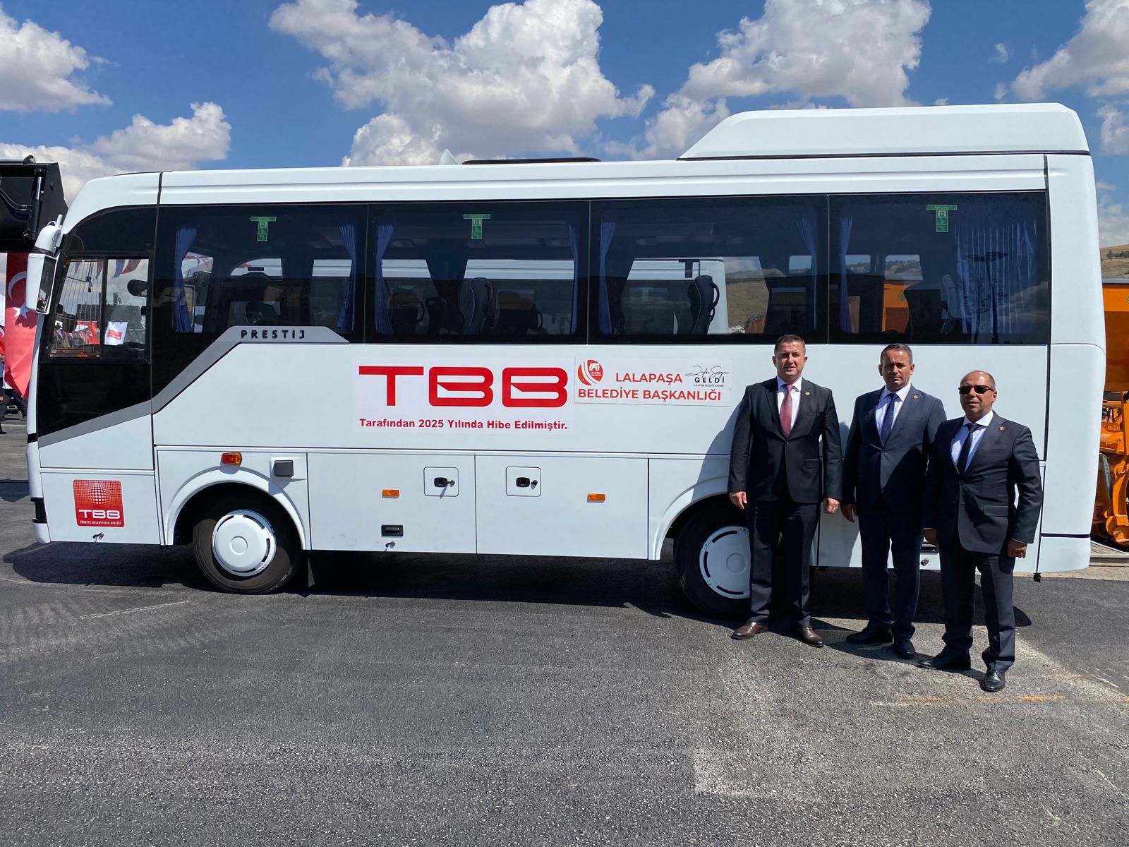 Hibe edilen aracı Başkan Geldi getirdi!