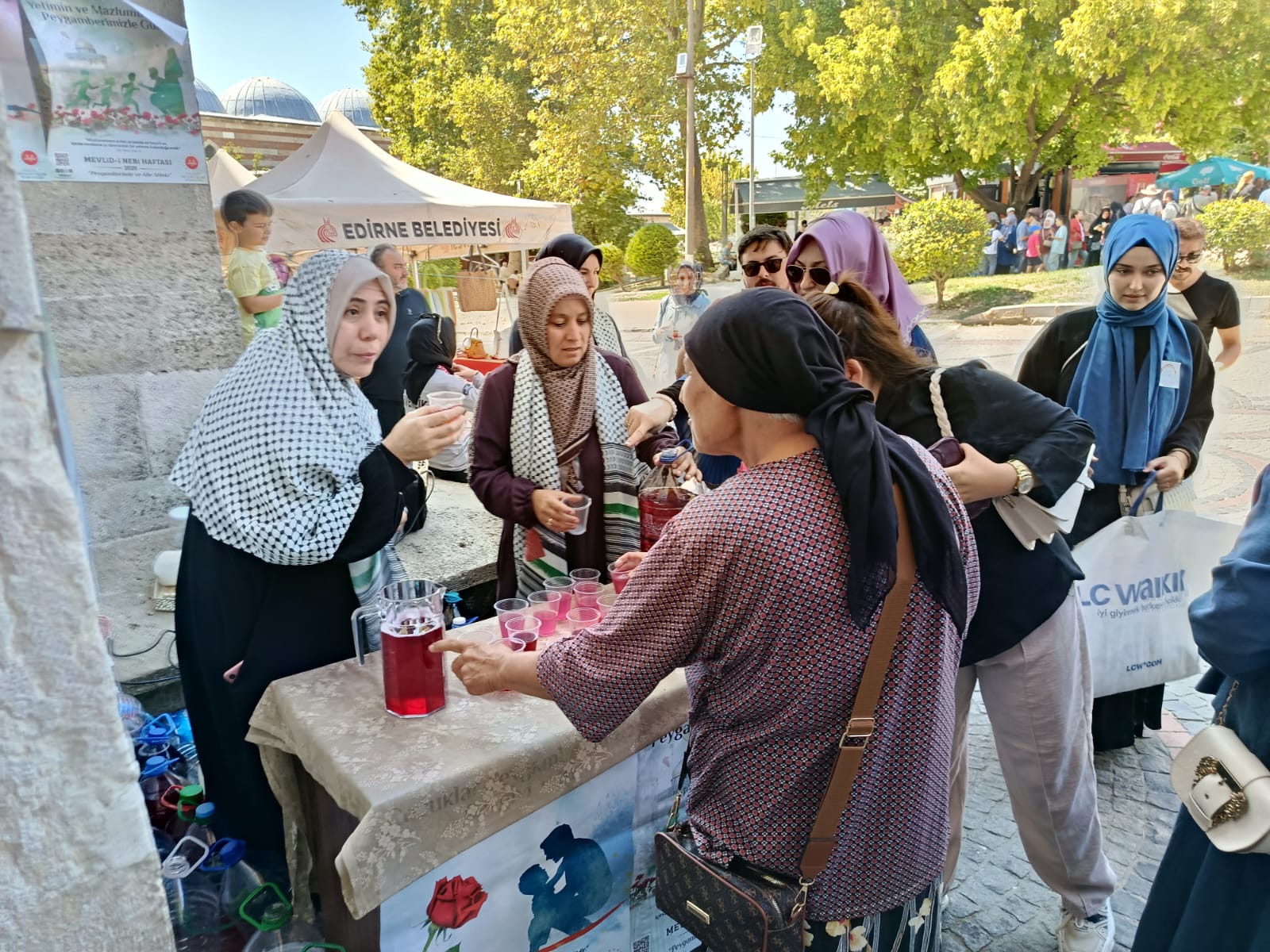 Mevlid-i Nebi Haftası’nda şerbet ikramı